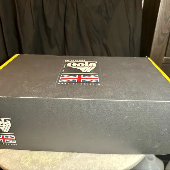 NIB Gola Chicago sneakers khaki/cappuccino/ off white US size 8 - Picture 3 of 13